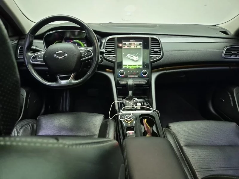 Renault SM6