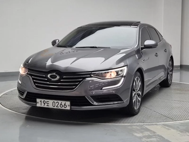 Renault SM6