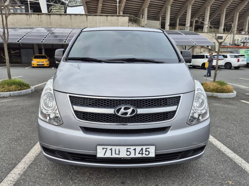 Hyundai Grand Starex