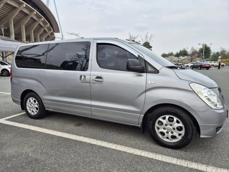 Hyundai Grand Starex
