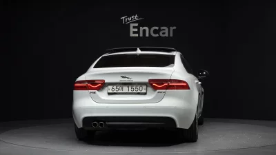 Jaguar XE