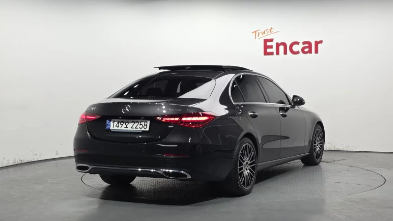 Mercedes-Benz C-Class