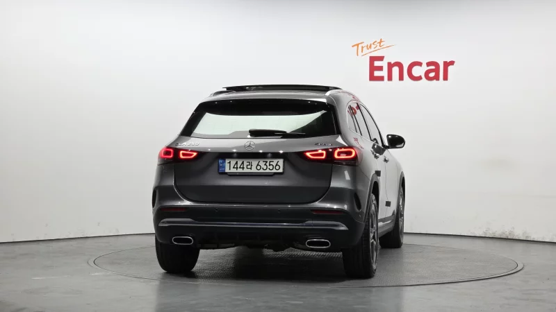 Mercedes-Benz GLA-Class