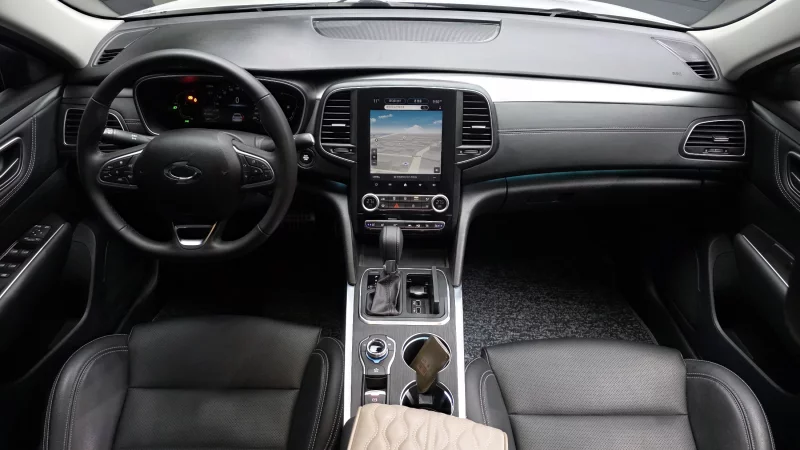 Renault SM6