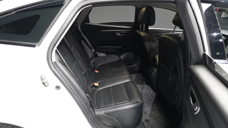 Renault SM6