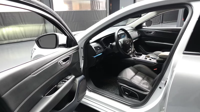 Renault SM6