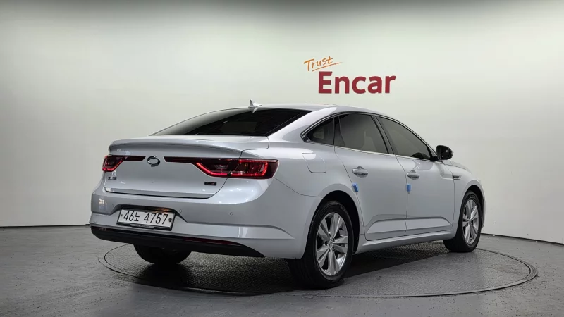 Renault SM6