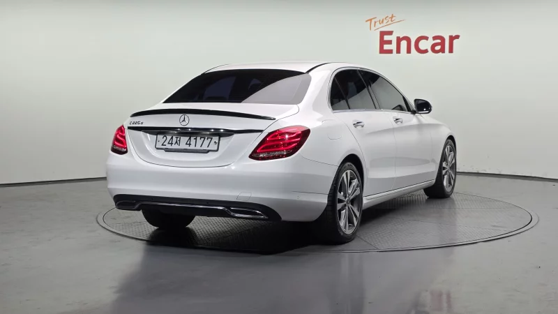 Mercedes-Benz C-Class