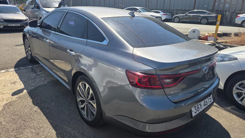 Renault SM6