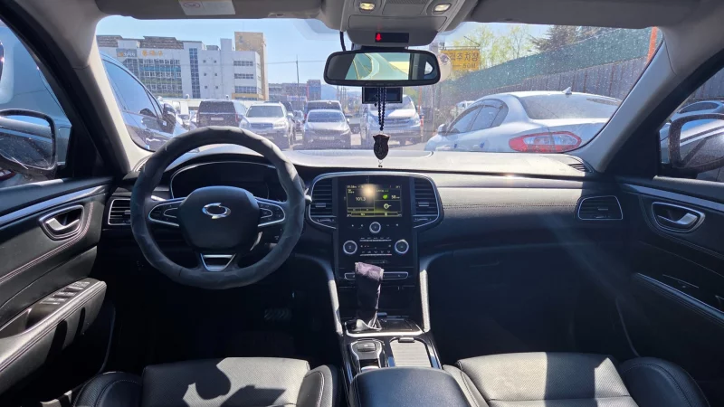 Renault SM6