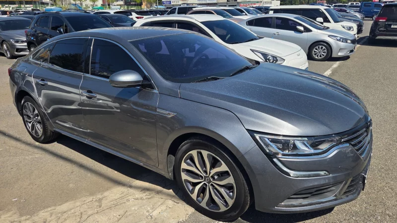 Renault SM6
