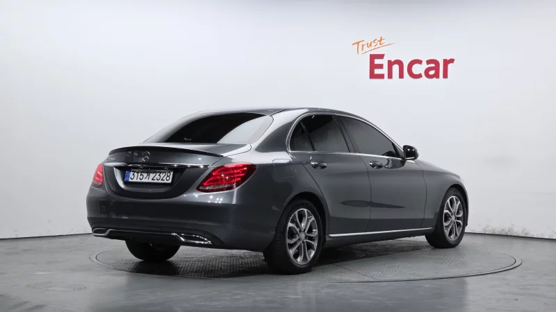 Mercedes-Benz C-Class