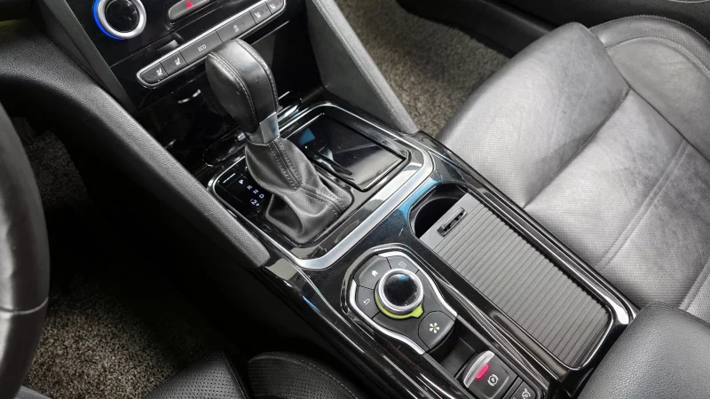 Renault SM6