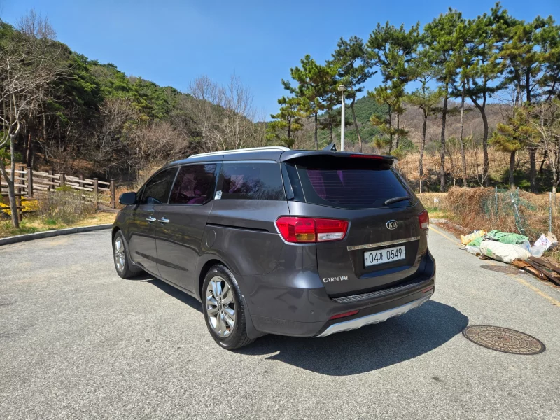 Kia Carnival