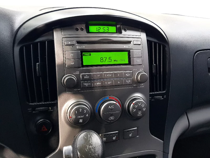 Hyundai Grand Starex