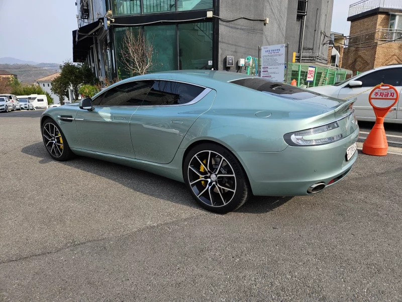 Aston Martin Rapide