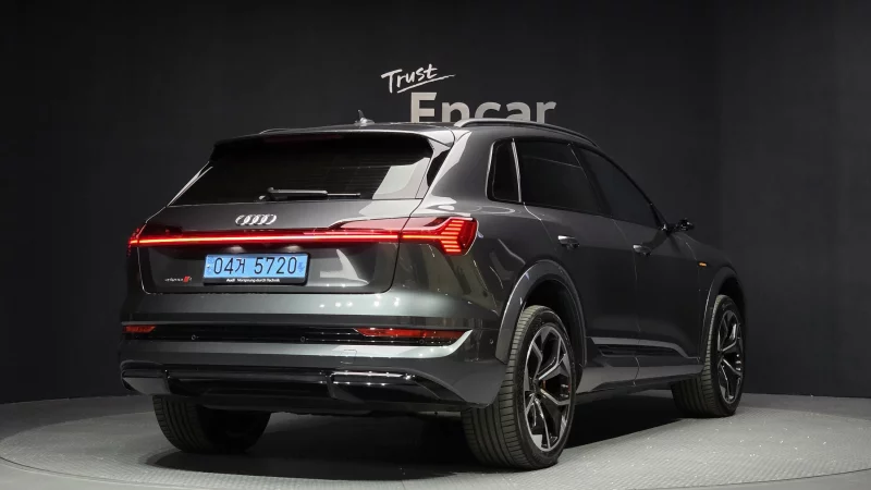 Audi e-tron