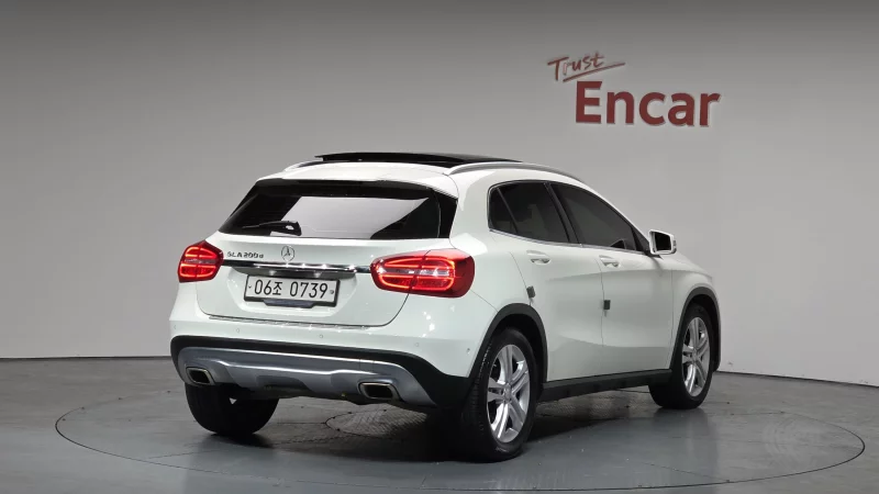 Mercedes-Benz GLA-Class