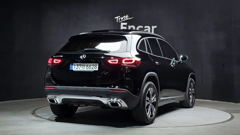 Mercedes-Benz GLA-Class