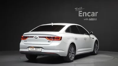 Renault SM6