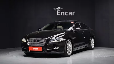 Jaguar XJ