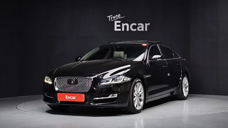 Jaguar XJ