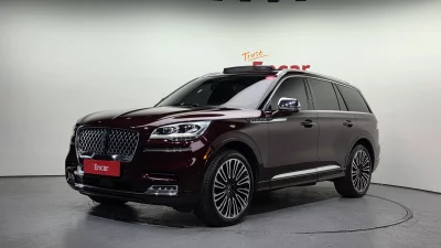 Lincoln AVIATOR