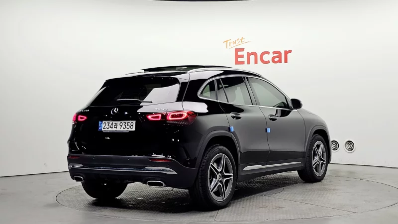 Mercedes-Benz GLA-Class