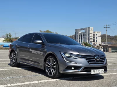Renault SM6
