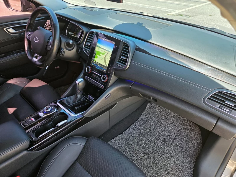 Renault SM6