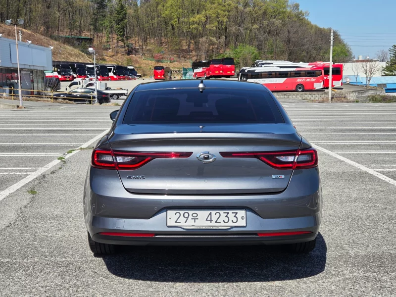 Renault SM6