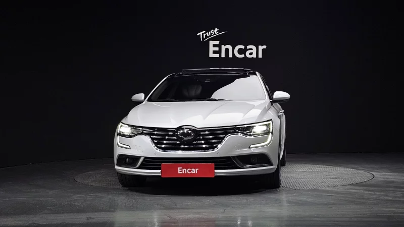Renault SM6
