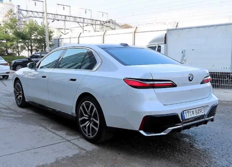 BMW 7-Series