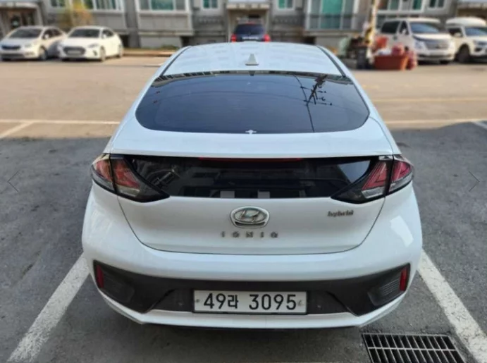 Hyundai Ioniq