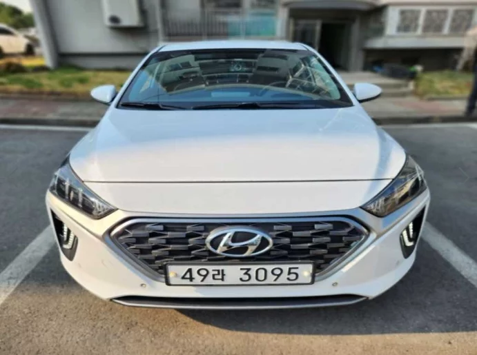 Hyundai Ioniq