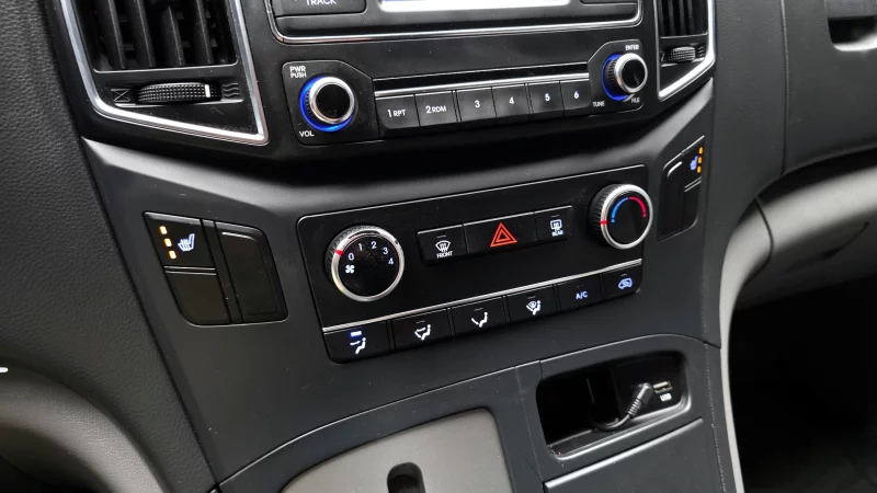 Hyundai Grand Starex