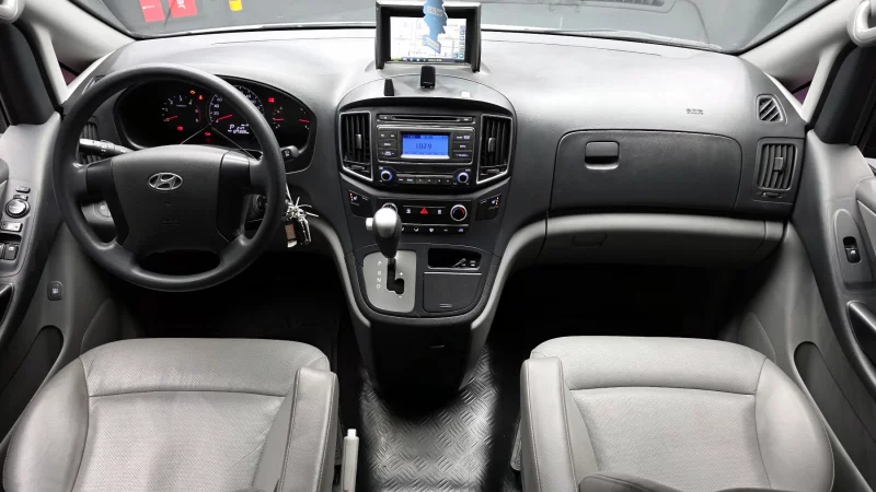 Hyundai Grand Starex