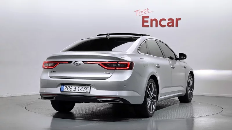 Renault SM6