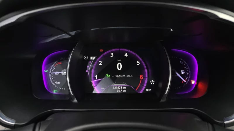 Renault SM6