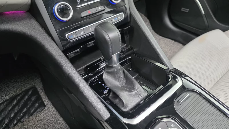 Renault SM6