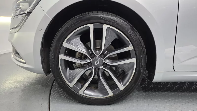 Renault SM6