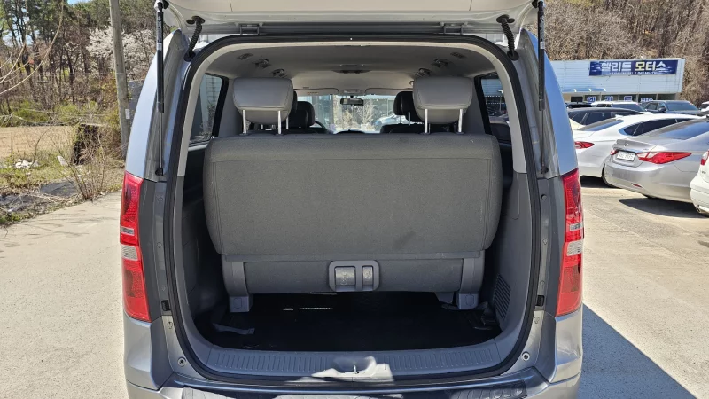 Hyundai Grand Starex