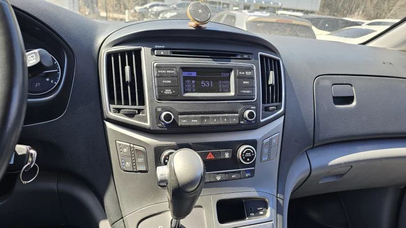 Hyundai Grand Starex