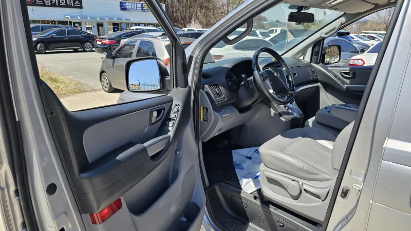 Hyundai Grand Starex