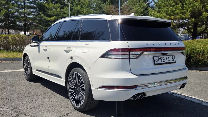 Lincoln AVIATOR