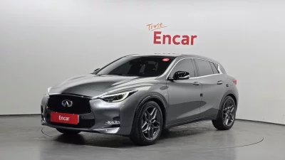 Infiniti Q30