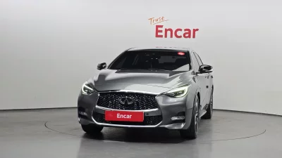 Infiniti Q30