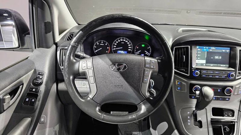 Hyundai Grand Starex