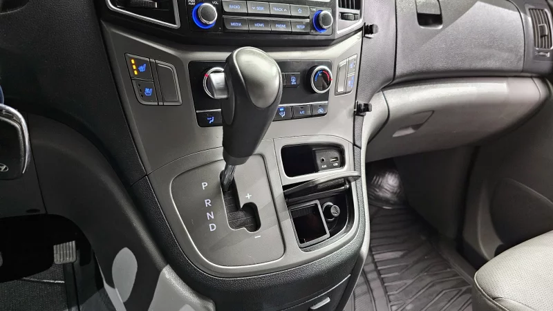 Hyundai Grand Starex