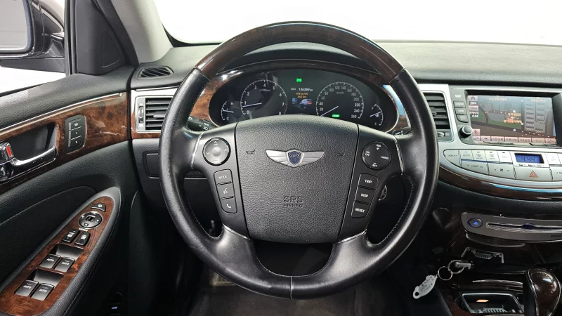 Hyundai Genesis